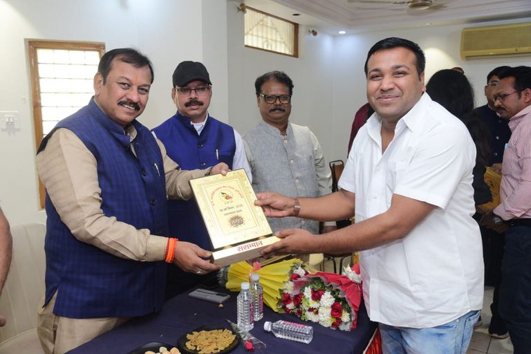 निकेत ताम्रकार को पुनः बनाया गया पत्रकार संघ का धमधा इकाई अध्यक्ष