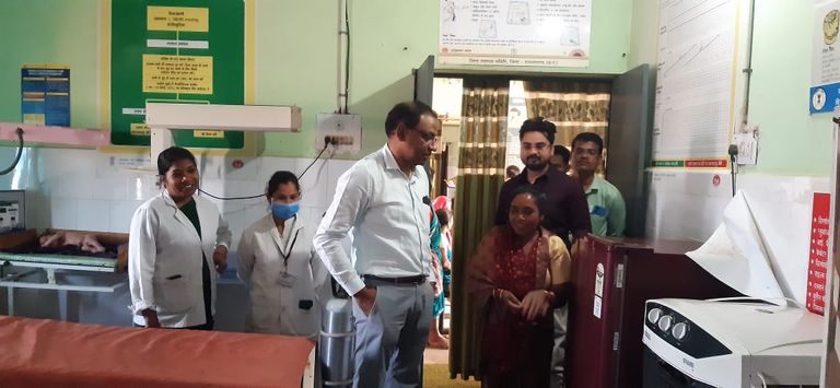 Inspection : साल्हेवारा में मुख्य चिकित्सा अधिकारी डॉ. आशीष शर्मा का औचक निरीक्षण: बेहतर स्वास्थ्य सेवाओं का किया गया अवलोकन