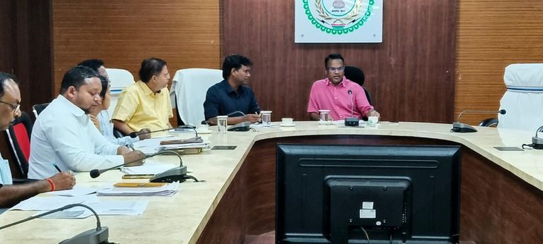 खरीफ तैयारियों की समीक्षा खाद-बीज की कालाबाजारी पर सख्त कार्रवाई के निर्देश