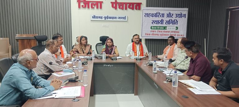 जिला पंचायत की स्थाई समिति बैठक सम्पन्न, विभिन्न विभागों की योजनाओं पर हुई समीक्षा