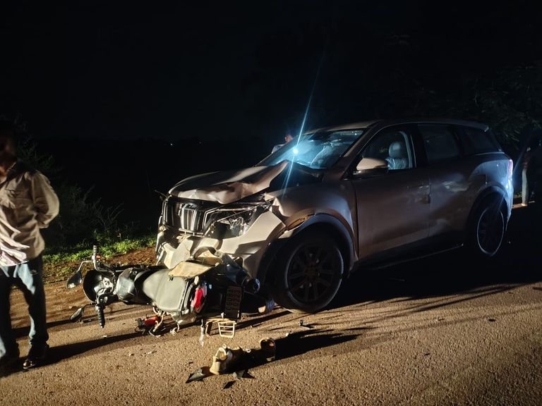 Road accident : हादसा इतना भयानक कि कार बाइक सवार को 50 मीटर तक घसीटती ले गई, अस्पताल में भर्ती, हालत नाजुक