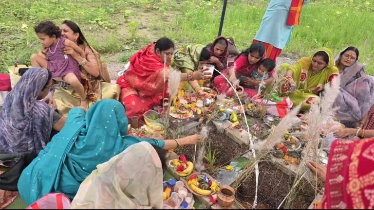 गणपति विहार कॉलोनी में श्रद्धा के साथ मनाया गया हलषष्ठी पर्व, महिलाओं ने रखा उपवास