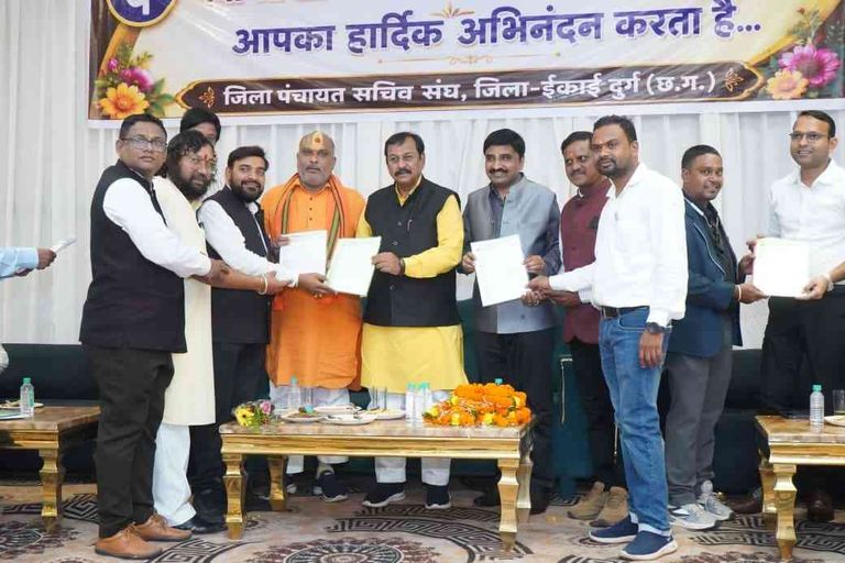 पंचायत सचिव पदस्थापना दिवस का भव्य आयोजन किया अनुपूरक बजट में शासकीयकरण की मांग !