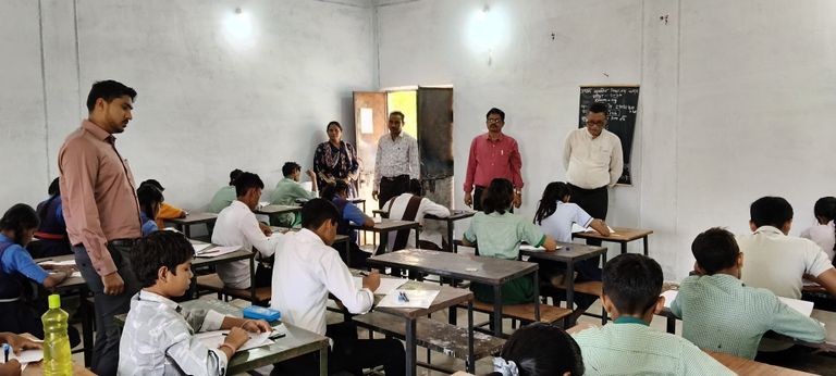 खैरागढ़. प्रयास परीक्षा में दिखा विद्यार्थियों का उत्साह, अमलीपारा केंद्र में 175 परीक्षार्थी हुए शामिल