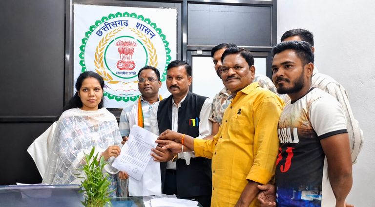 खैरागढ़. नगर पालिका में 15वें वित्त आयोग मद से 1.31 करोड़ की स्वच्छता सामग्री खरीदी पर उठे सवाल, कांग्रेस ने कलेक्टर को ज्ञापन सौंपकर की उच्चस्तरीय जांच की मांग