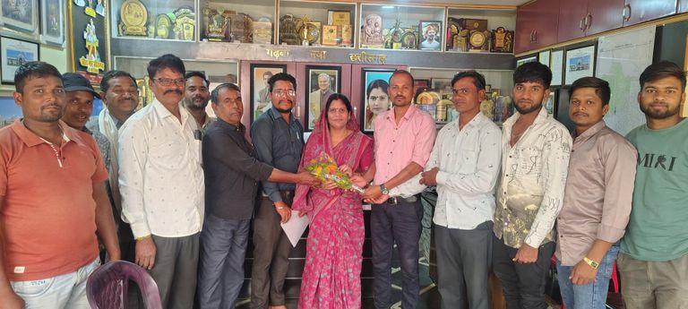 खैरागढ़. भीमपुरी-बोरई सड़क के लिए 4.75 करोड़ की मंजूरी, ग्रामीणों ने विधायक यशोदा नीलांबर वर्मा का जताया आभार