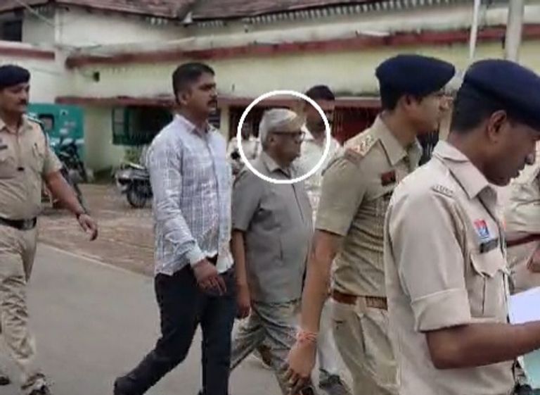 रायपुर. भगवान शिव पर आपत्तिजनक टिप्पणी मामले में अरुण पन्नालाल गिरफ्तार, कोर्ट ने 14 दिन की न्यायिक रिमांड पर जेल भेजा