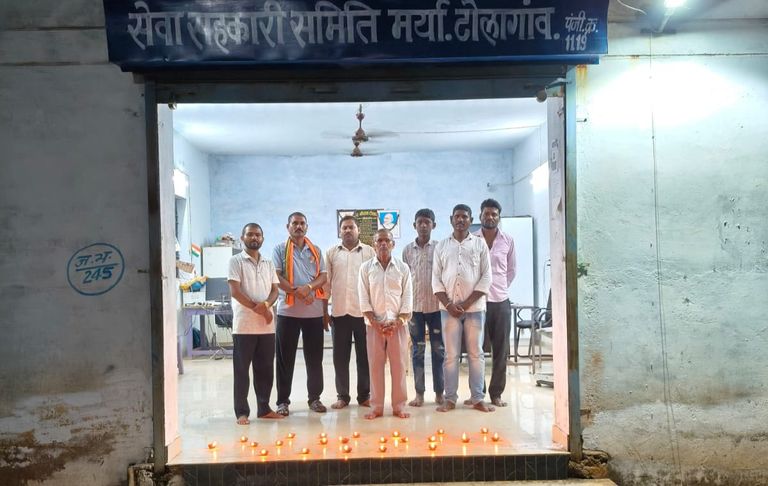 खैरागढ़. सेवा सहकारी समिति से अटल चौक तक दीपों की रोशनी, टोलागांव में ‘आशीर्वाद का दीया’ जलाकर मनाया प्रधानमंत्री मोदी का जन्मदिवस