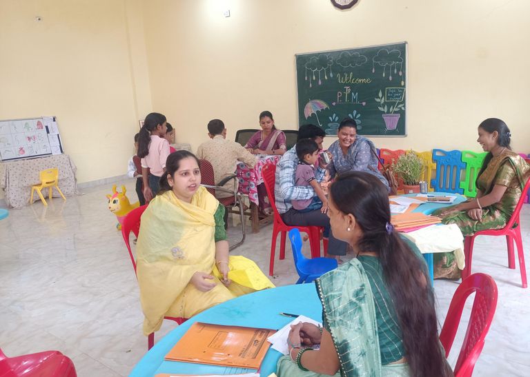 खैरागढ़. अंग्रेजी माध्यम में आधुनिक शिक्षा, भारतीय संस्कारों पर जोर; तन्मय गिडिया स्कूल में PTM में अभिभावकों की सक्रिय भागीदारी