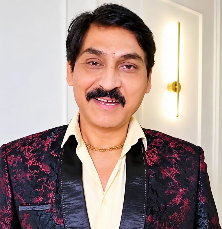 खैरागढ़. राज्योत्सव की स्टार नाइट में छत्तीसगढ़ी सिनेमा का जलवा, प्रकाश अवस्थी बिखेरेंगे सुर और अभिनय का रंग