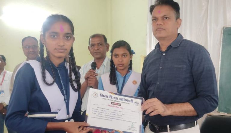 खैरागढ़. जिले में परीक्षा परिणाम सुधारने की कवायद तेज, कलेक्टर बोले—शिक्षक करें शत-प्रतिशत प्रयास