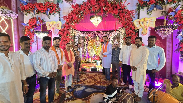 खैरागढ़. दुर्गा पंडालों में पहुंचे विक्रांत सिंह, क्षेत्र की सुख-समृद्धि के लिए की पूजा-अर्चना