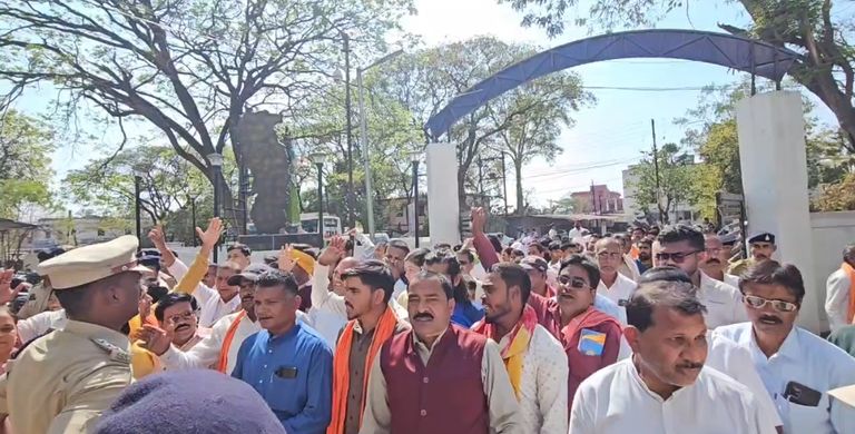 खैरागढ़ हजारों की मौजूदगी में लोधी समाज का शक्ति प्रदर्शन: कोमल जंघेल विवाद पर साजिश का आरोप, किसान संगठन ने भी आरोपों से किया इनकार