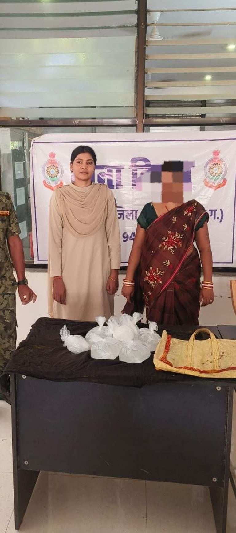 महुआ शराब के अवैध कारोबार पर पुलिस का शिकंजा, महिला गिरफ्तार