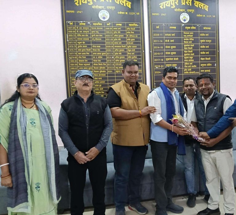 रायपुर प्रेस क्लब के नवनिर्वाचित पदाधिकारियों से मिले CJU के प्रदेश उपाध्यक्ष