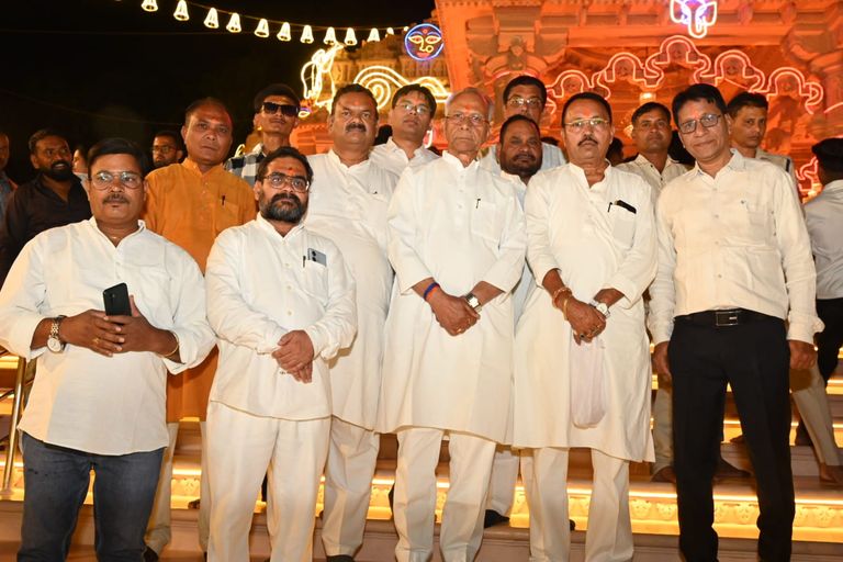 मां बमलेश्वरी दरबार पहुंचे पूर्व गृह मंत्री ताम्रध्वज साहू, प्रदेश की खुशहाली की कामना